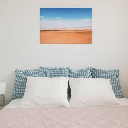 Old Town 2br With View Апартаменты Братислава