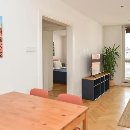 Old Town 2br With View Apartamento