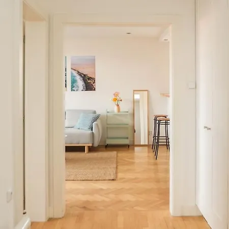 Old Town 2br With View * Братислава